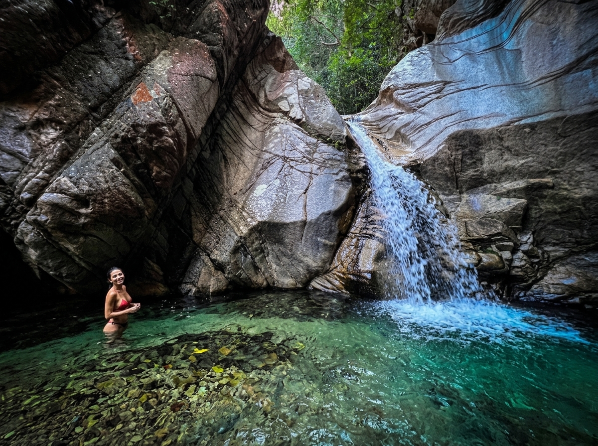 El Nogalito Hiking: Senderismo, Río y Cascada